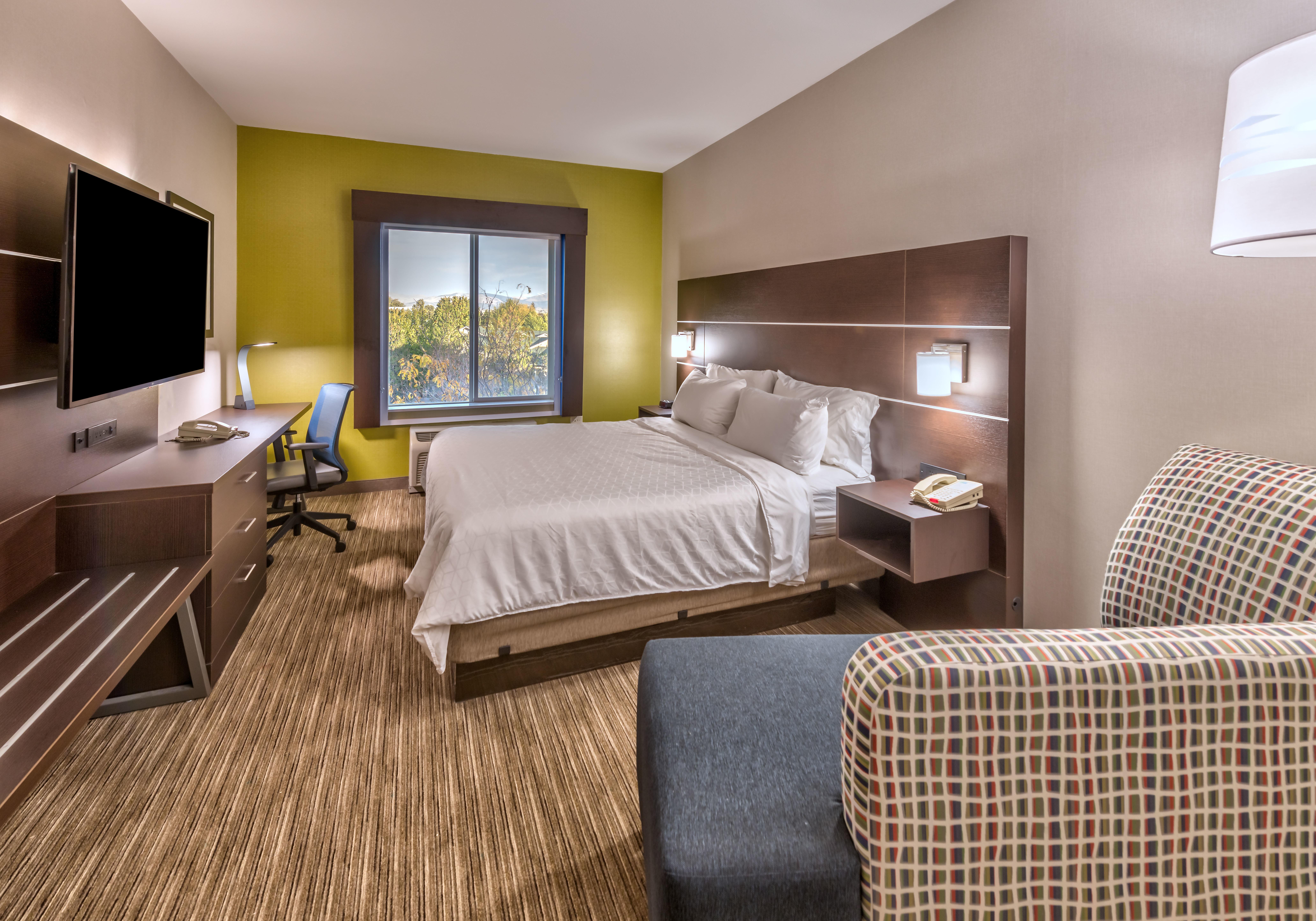 Holiday Inn Express Hotel & Suites Minden By Ihg Exterior photo