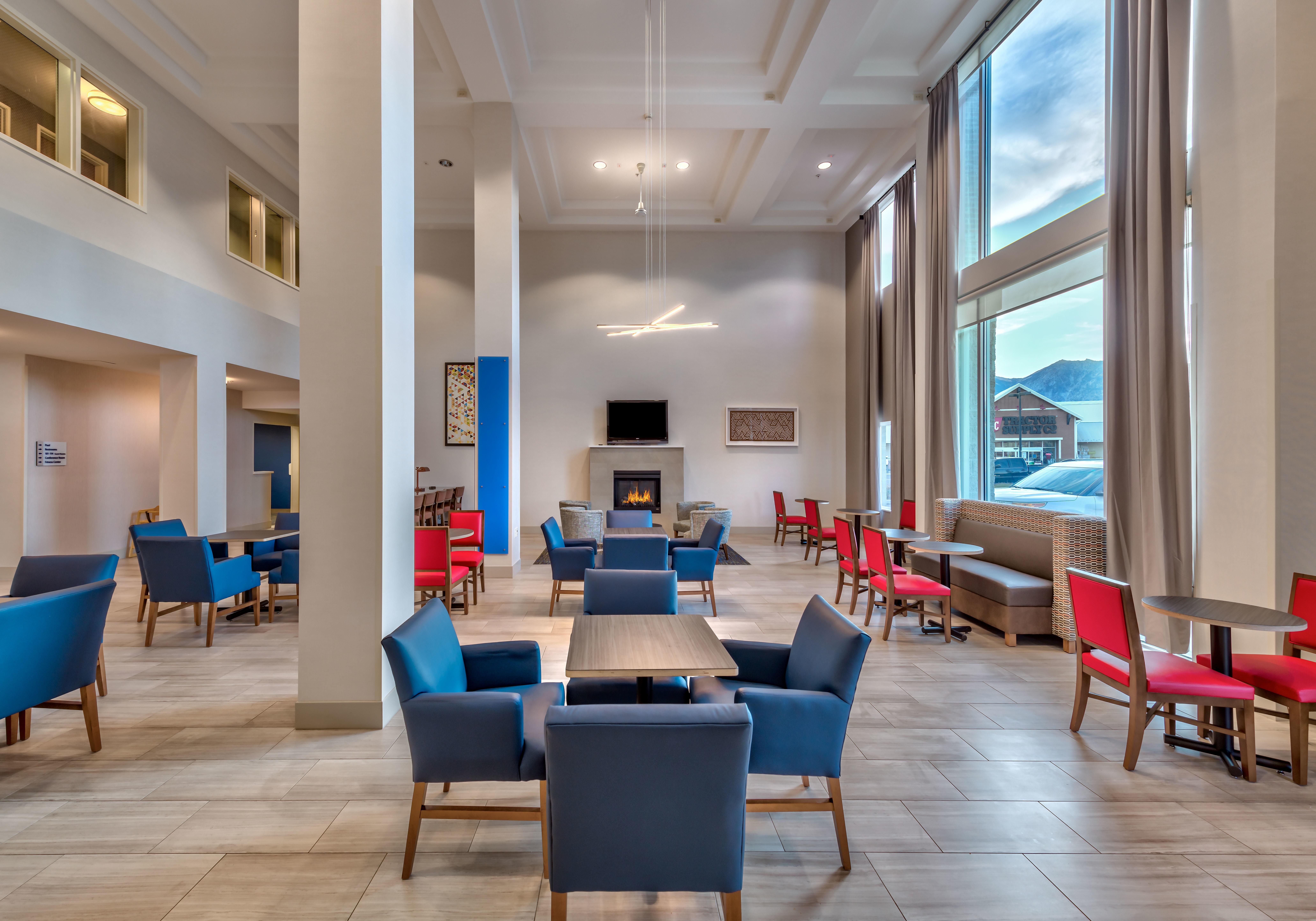 Holiday Inn Express Hotel & Suites Minden By Ihg Exterior photo